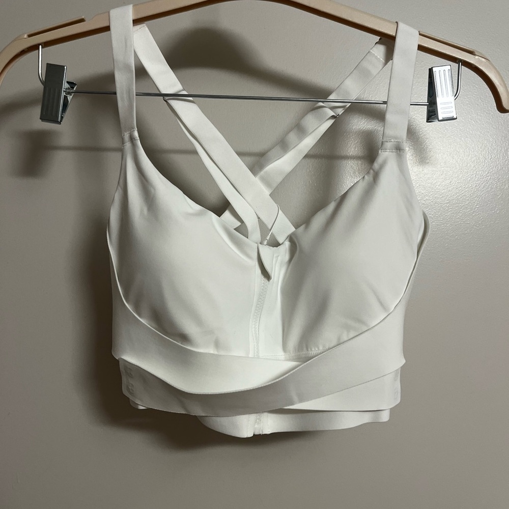 HALARA White Push-Up Sports Bra
